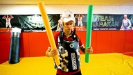 TYPOWY DRES ZOSTAJE TRENEREM FAME MMA