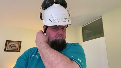 MSA V Gard 900 52 63cm Kask budowlany z okularami i słuchawkami