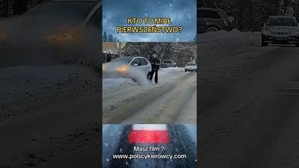 Pieszy vs auto  Kto miał pierwszeństwo?  #droga #prawo #shorts #kierowcy