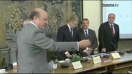 Debata Rostowski-Napieralski... zaczęła się od przestawiania krzeseł