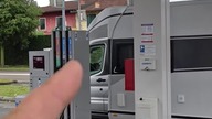 Tankowanie paliwa na włoskiej stacji