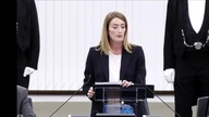 Braun siedział, gdy wszyscy wstali.  Później wygłosił to przemówienie
