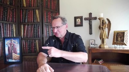 Cejrowski o Komunii na klęczoco i do ust.  Poprzednie sobory dawały ekskomunikę za branie do ręki!