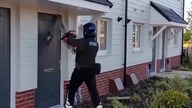 18 latek w Anglii na FB napisał ze sa dwie płcie reakcja policji natychmiastowa mp4 686x432