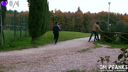 Przemoc wobec kobiety na ulicy. Stany Zjednoczone
