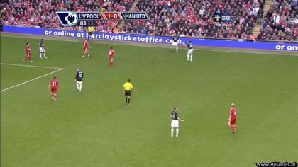 Premier League Sezon 2009/2010 Liverpool - Manchester United Poprzeczka Antonio Valencii