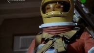 Kosmos 1999 - 2x23 - Odruch obronny