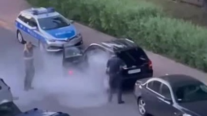 Spryskał Policję gaśnicą...  mp4 686x432