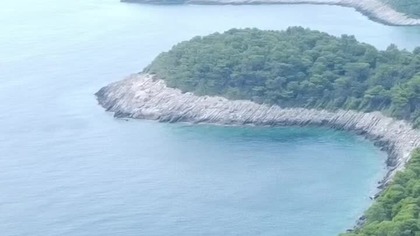 Nie uwierzysz, jak czysta jest tu woda!  #shorts #travel #nature #ocean #drone #view #relax