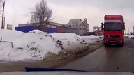 Idioci za kierownicą w zimie - Kompilacja #6