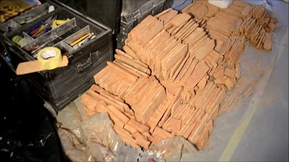 Cz 1 Sciana z surowej cegy %2Cimitacja sciany z cegy bez tynku w bloku z betonu Kawalerka 31 m2