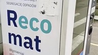 Recomat - automat do butelek plastikowych i puszek! Czy i jak działa, i czy się to opłaca? R3