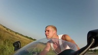 Tak wygląda twarz przy jeździe 250 km/h bez kasku