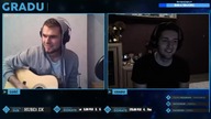 Bartosz Furman śpiewa dla widzów Gradu Talizman zaklętych słów