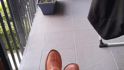 Chodzi po ścianie i puka.  Co to jest? #humor