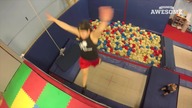 Ludzie są niesamowici - Triki na trampolinie