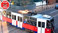 Wykolejenie tramwaju i kolizja z budynkiem w Bydgoszczy.  STOP PIRAT