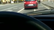 Zdenerwowany kierowca kontra rowerzyści!