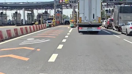 Po co stać w kolejce.  Bramki automatyczne.