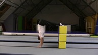 jak zrobić stanie na rękach: ćwiczenie #1