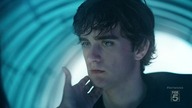 Terra Nova S01E01. 02