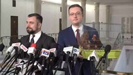  Robert Winnicki z kurą Henią zamienia Sejm RP w zakład drobiu!