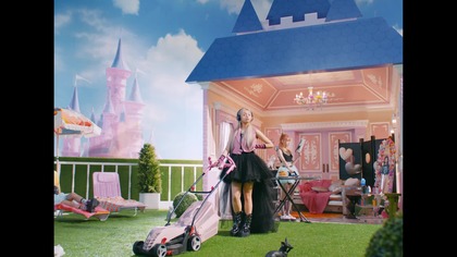 UNIS - Curious Official MV