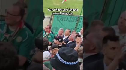 KAROL NAWROCKI ŚPIEWA WSRÓD KIBICÓW LECHII GDAŃSK: JAZDA!