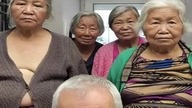 Radny Mariusz Kalinowski i Filipinki