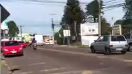 Motocyklista kontra prób zwalniający