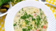 Zupa ogórkowa z ziemniakami zabielana - Jak zrobić - [Smakowite Dania]