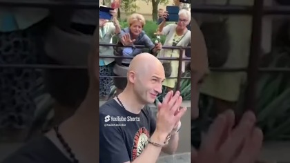 Moment, którego nie zapomnimy Ks.  Michał Olszewski wychodzi na wolność