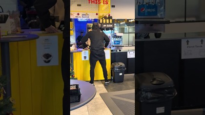 dziwny klient w kebabie