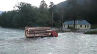 Kamazem przez rzekę