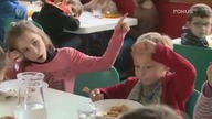 Kurczaki w fast foodach.  dokument 2014