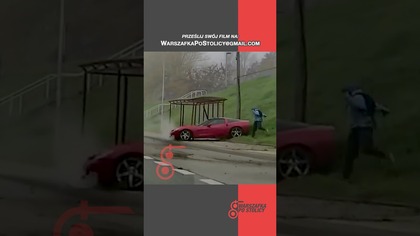 Sztuka jazdy po warszawskich ulicach w pigułce.  Który film wygrywa tę kompilację? #warszawa