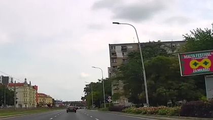Policja odrazu ładuje się na środkowy pas ruchu #polscykierowcy #shorts #polska #policja