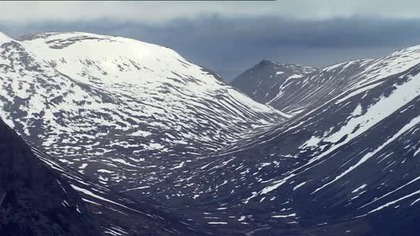 1x02 - Hammers of the Scots (A History of Scotland)
