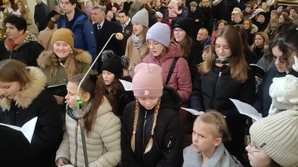 Pastorałka Śpij Dziecino w wykonaniu scholi Aniołki z Markuszowa