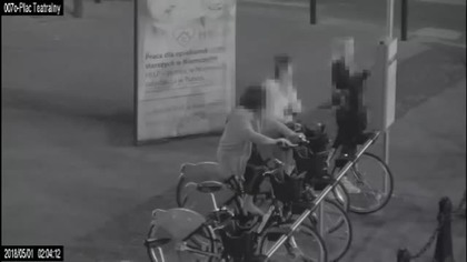 Bydgoszcz: Pijane dziewczyny wsiadły na miejskie rowery