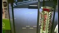 Kradzież w sklepie w Gliwicach. Policja poszukuje złodzieja