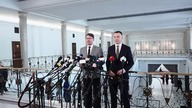  TUSK ZNÓW RUJNUJE NAM ŻYCIE I PODNOSI PODATKI! Konfederacja ostrzega: Wzrośnie VAT na żywność!