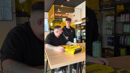 SMUTNY KLIENT W KEBABIE