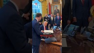 Trump o wojnie prysznicowej.  Lubię zadbać o moje piękne włosy #shorts #trump