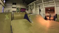 Motocyklem po skateparku