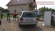 Wybuch studzienki.  Uszkodzone auto i dom
