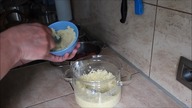 Jak zrobić kaszę jaglaną ze śliwkami? Zamiast owsianki na śniadanie