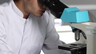 Dlaczego test PCR nie nadaje się do diagnozowania wirus&oacute;w - biochemik Kary Banks Mullis Laure