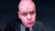 Łukasz Wiśniewski w reklamie Lucynersa (chińskiej podróbki Snickersa)