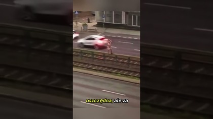 O włos od tragedii! Nagranie z kamerki  #polskiedrogi #drogowe #shorts
